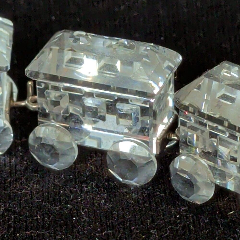 Swarovski Miniature Standalone Locomotive and 3 Identical Passenger cars - Picture 5 of 6